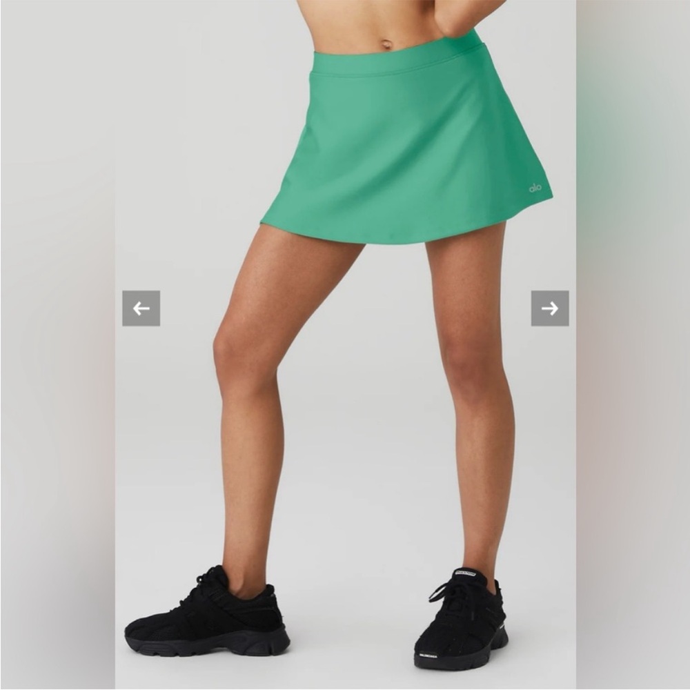 ALO Yoga Timeless Airlift Mini Skirt in Lettuce